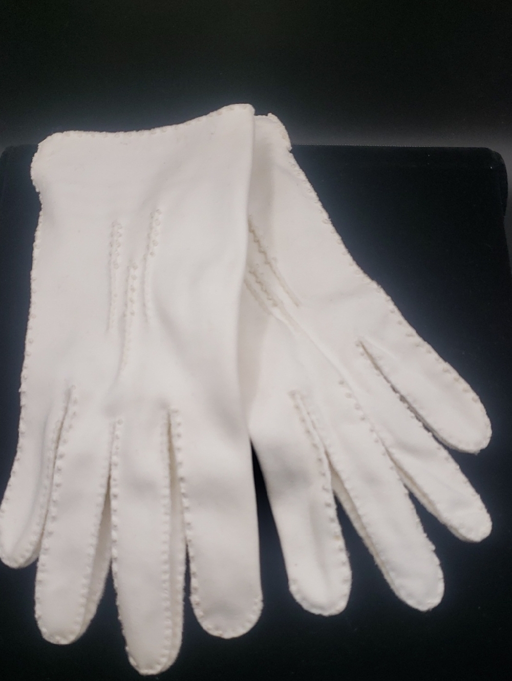 Van Raalte Vintage Classic Women's French Knot Ivory Dress Gloves